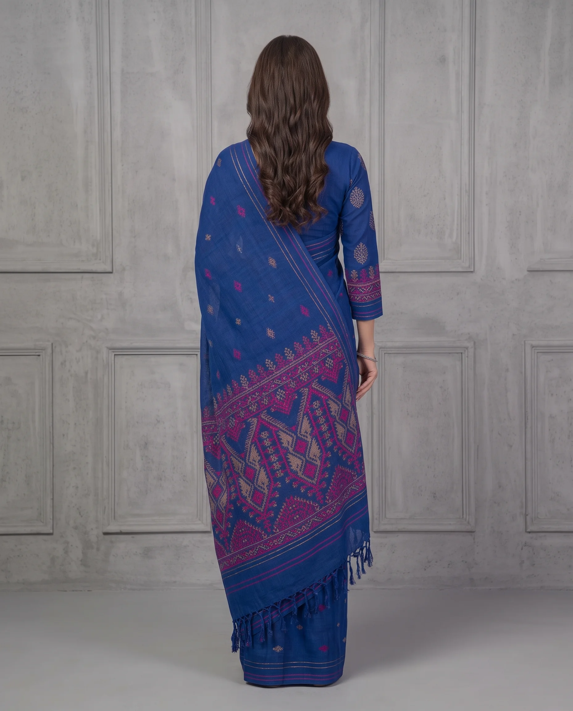 Royal Blue Geometric Motif Jamdani Saree - Image 2